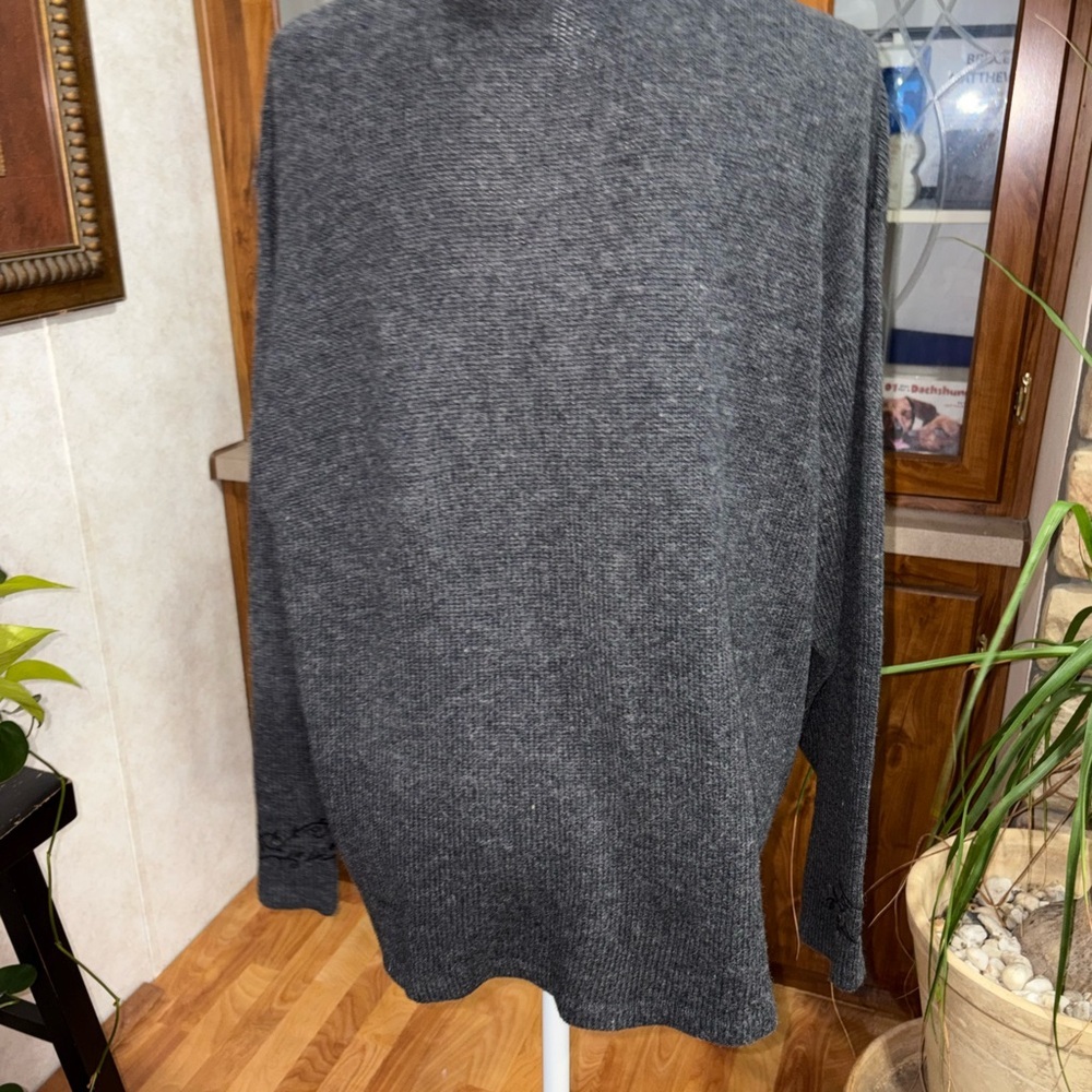 VINTAGE DISNEY GRAY CARDIGAN W/MICKEY MOUSE EMBROIDERED ON THE FRONT - Picture 7 of 10